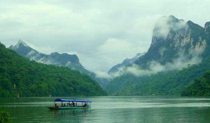 Ba Be trekking and canoeing
