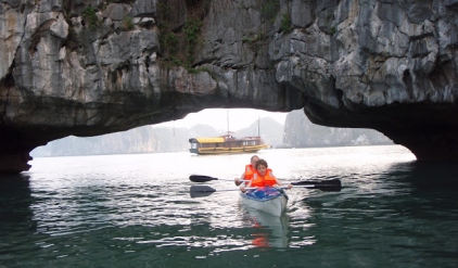 Kayak the World's Heritage - Halong